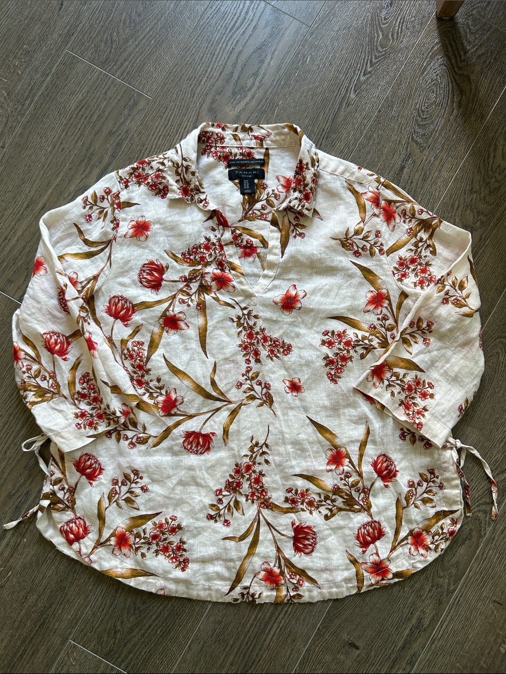 Tahari Linen Top with Red Floral Print Size 1X
